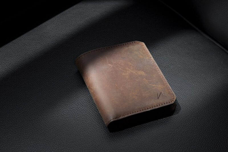 カイゼンウォレット 茶色の革の財布 スリムウォレット クレイジーホースレザー ミニマリストウォレット