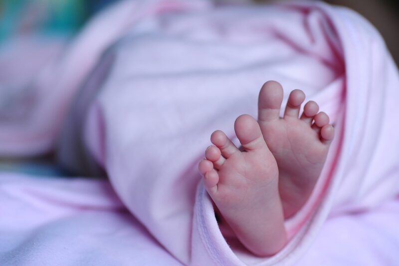 赤ちゃん フィート 毛布 新生児 子供 肌 小さな 少し 赤ちゃんの足 子供時代
